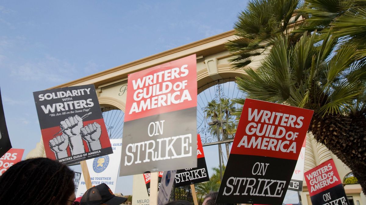Stávka hollywoodských scenáristů končí. Podepsali dohodu s filmovými studii